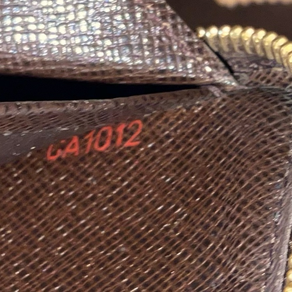 ✅ DAMIER AUTHENTIC ZIP LONG WALLET
LOUIS VUITTON - Picture 8 of 12